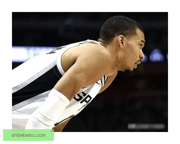 费城76人遭遇马刺大比分痛击表现差距明显引发关注